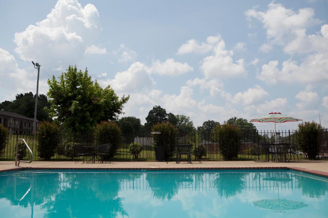 Red Roof Inn & Suites Jackson, Tn Exteriér fotografie